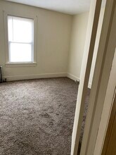 63 E Railroad Ave in Jamesburg, NJ - Foto de edificio - Building Photo