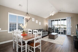 6203 Catalina Dr in North Myrtle Beach, SC - Foto de edificio - Building Photo