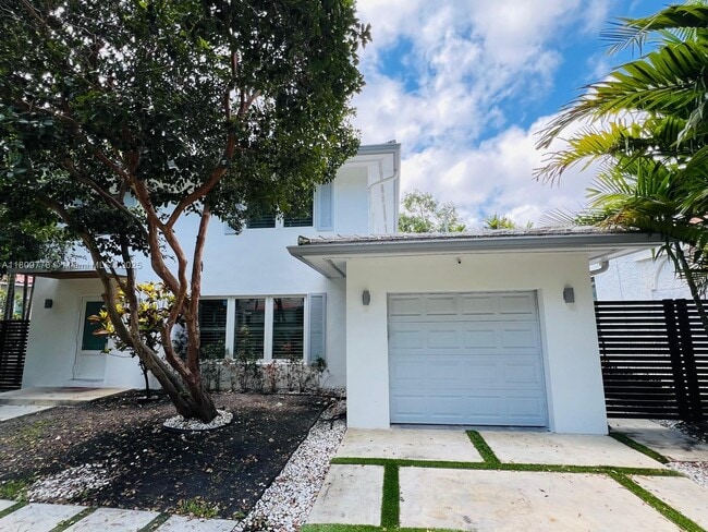 417 Aledo Ave in Coral Gables, FL - Building Photo - Building Photo