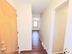 1859 MacKenzie Dr in Columbus, OH - Building Photo - Building Photo