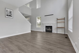2253 Sunrise Cir in Aurora, IL - Building Photo - Building Photo