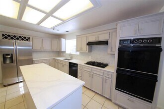14814 Forest Trails Dr in Houston, TX - Building Photo - Building Photo