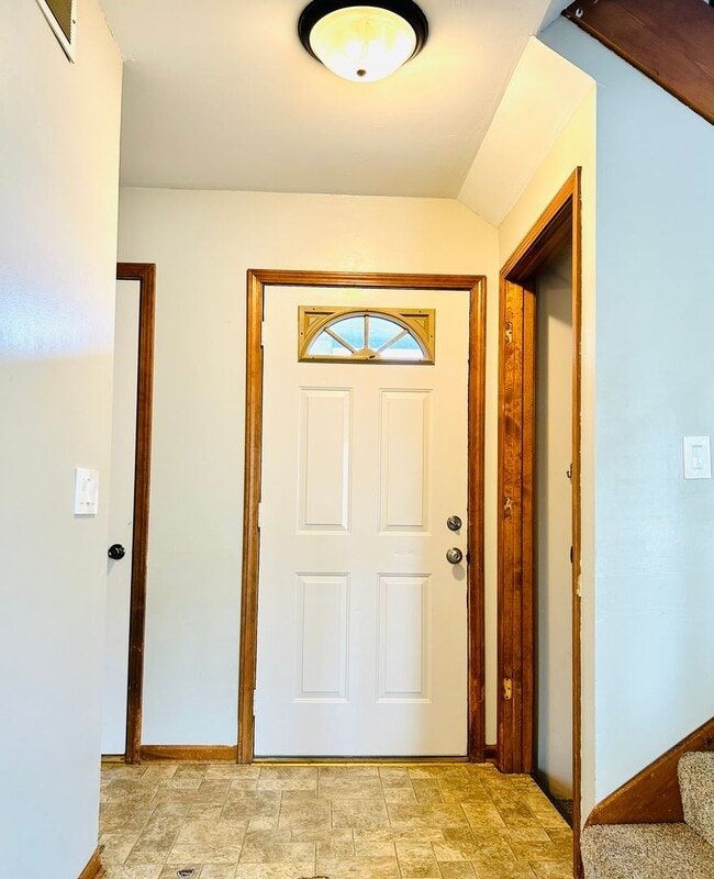 1811 Commanche Ct in Junction City, KS - Building Photo - Building Photo