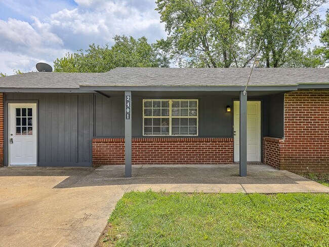 2401 N Jill Cir in Springdale, AR - Building Photo - Building Photo