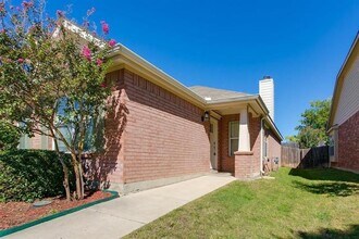 4925 Carrotwood Dr in Fort Worth, TX - Foto de edificio - Building Photo