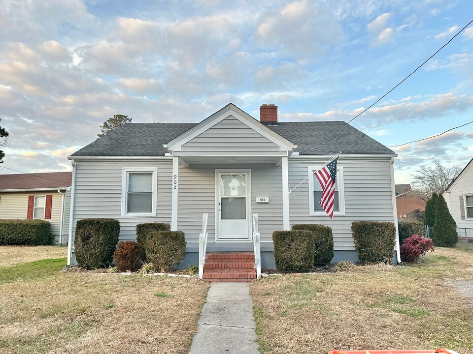 902 Baxter St in Elizabeth City, NC - Building Photo