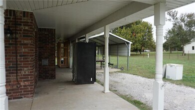 107 N Elm Springs Rd in Springdale, AR - Building Photo - Building Photo