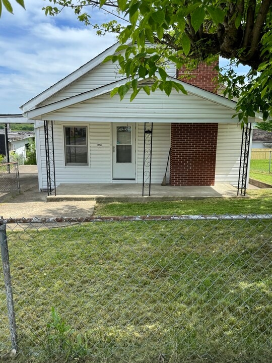 1558 2nd St in West Portsmouth, OH - Building Photo