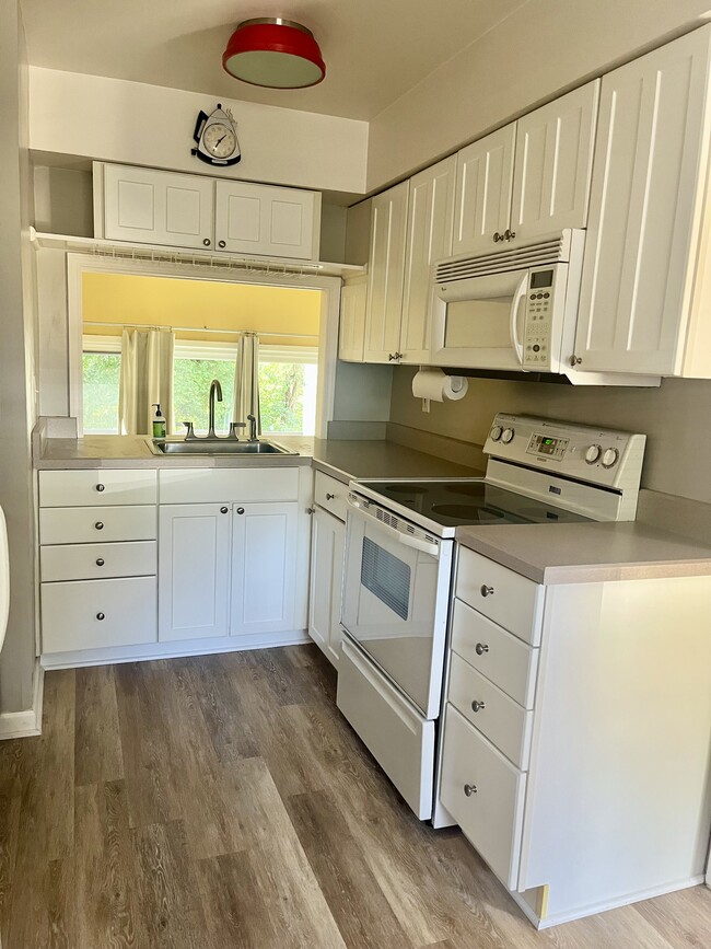 property at 1198 Pennsbury Blvd