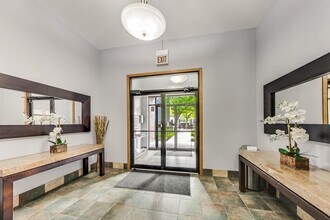 2032 W Division St in Chicago, IL - Building Photo - Building Photo
