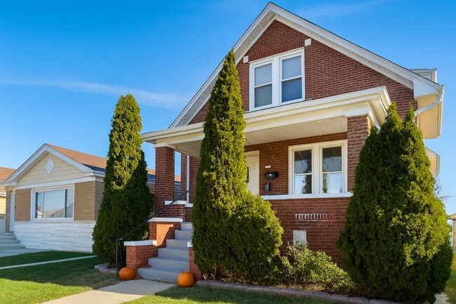 property at 2839 N Newland Ave