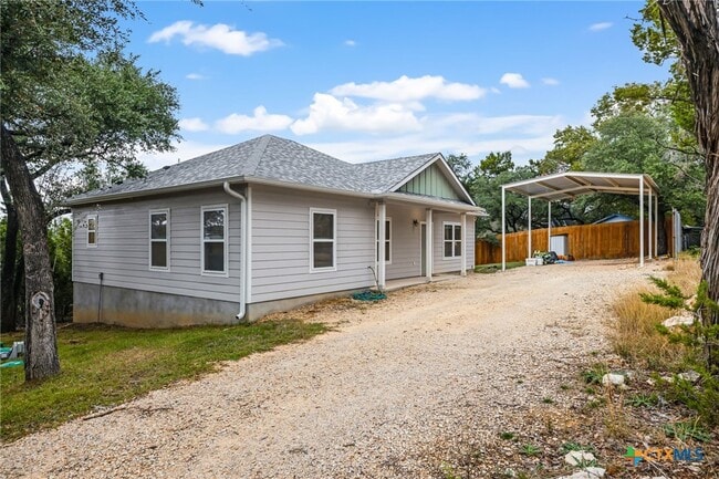 446 W Overlook Dr in Canyon Lake, TX - Building Photo - Building Photo