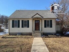 707 Hollyhock Dr in Fulton, MO - Building Photo