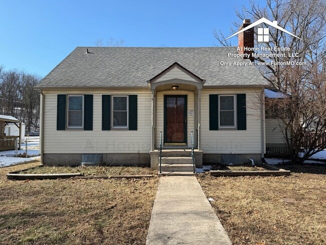 property at 707 Hollyhock Dr