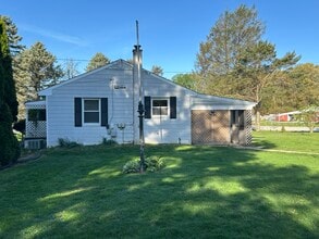 253 Beacon Light Rd in Coatesville, PA - Building Photo - Building Photo