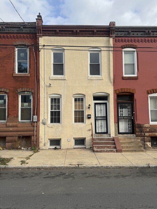 2327 N 18th St in Philadelphia, PA - Building Photo - Building Photo