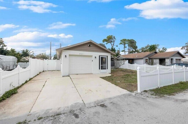 2347 Benson St in Sarasota, FL - Building Photo - Building Photo
