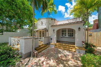 1765 Wa Kee Na Dr in Miami, FL - Building Photo - Building Photo