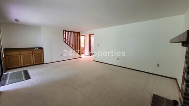 6677 Palomino Cir in West Linn, OR - Building Photo - Building Photo
