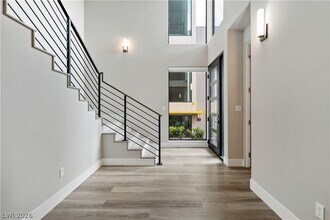 446 Tranquil Peak Ct in Henderson, NV - Building Photo - Building Photo