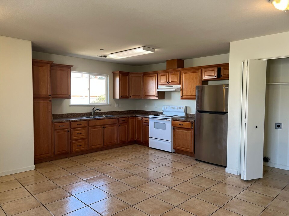 11 Homestead Ave in Salinas, CA - Building Photo