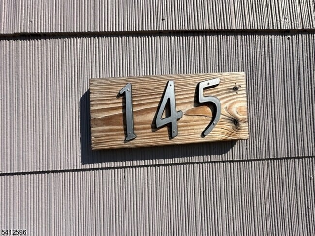 145 Smith St in Elizabeth, NJ - Building Photo - Building Photo