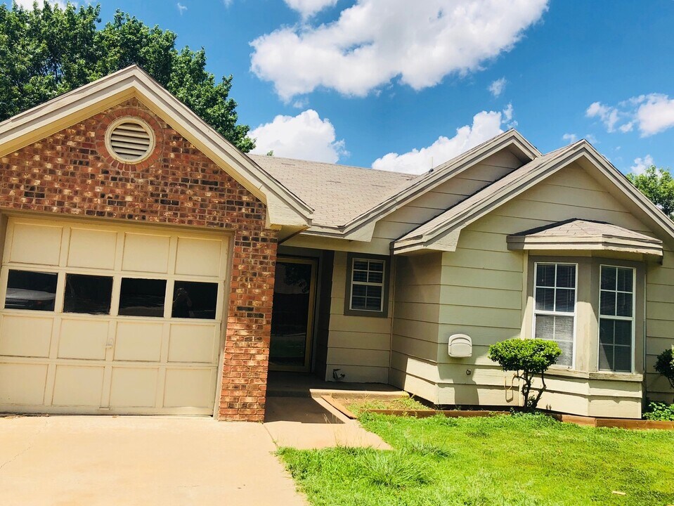 2212 86th St in Lubbock, TX - Building Photo