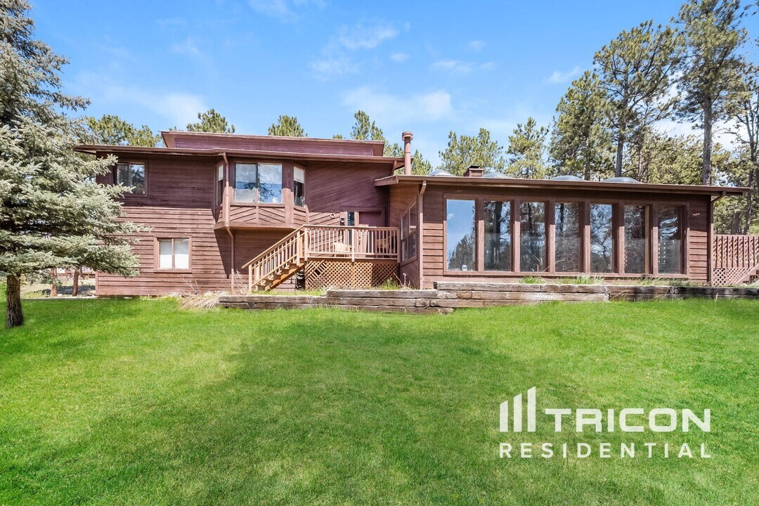 820 Woodmoor Dr in Monument, CO - Building Photo