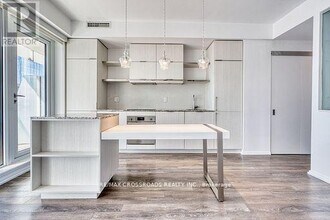 197 Yonge St in Toronto, ON - Building Photo - Building Photo