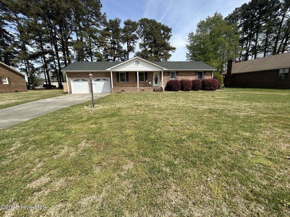 1538 Clubhouse Rd in Elizabeth City, NC - Building Photo