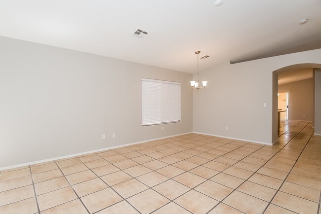 5216 Backwoodsman Ave in Las Vegas, NV - Foto de edificio - Building Photo