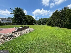 828 Yardville Allentown Rd in Trenton, NJ - Building Photo - Building Photo