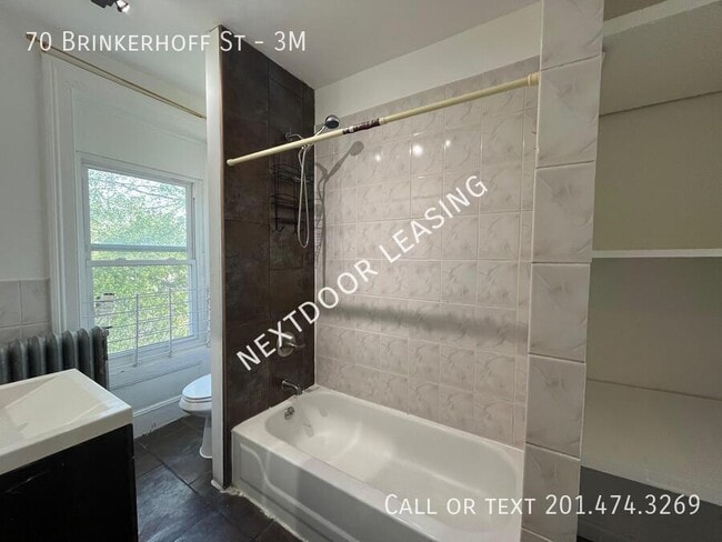 70 Brinkerhoff St in Jersey City, NJ - Building Photo - Building Photo