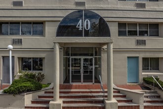 Crows Nest Condominium in Perth Amboy, NJ - Building Photo - Building Photo