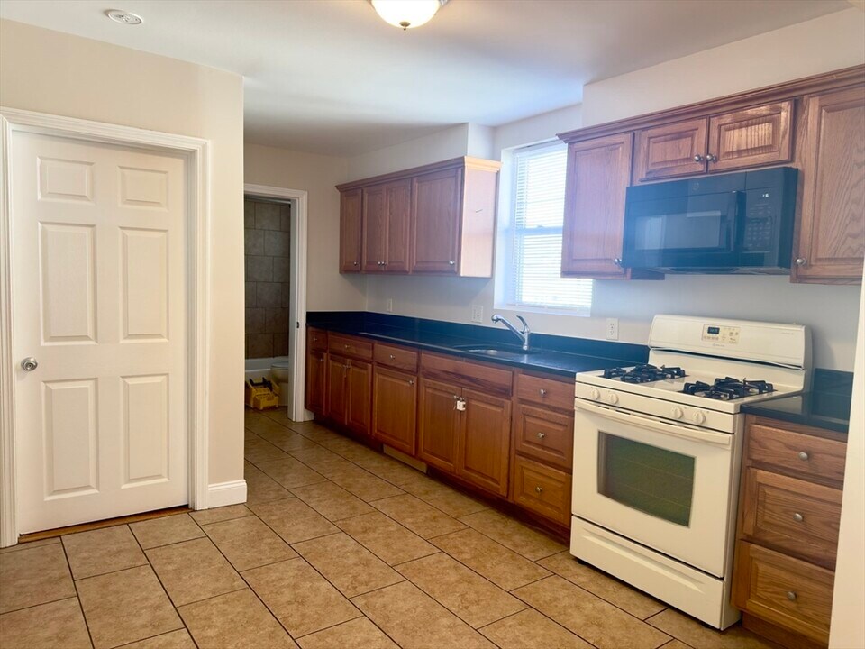 29 Chase St in Lynn, MA - Building Photo