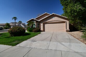 13140 W Virginia Ct in Goodyear, AZ - Foto de edificio - Building Photo