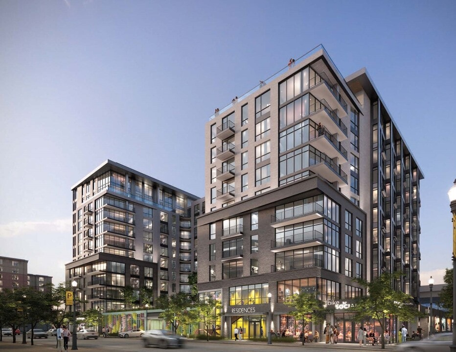 21 West in Pittsburgh, PA - Building Photo