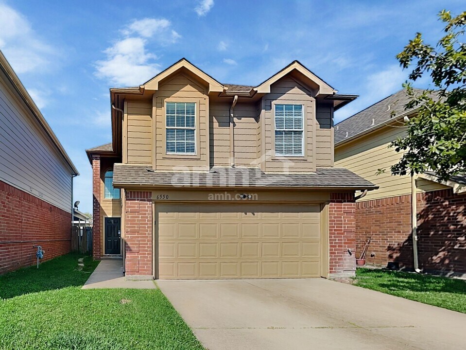 6550 Garden Trail Ct in Houston, TX - Building Photo