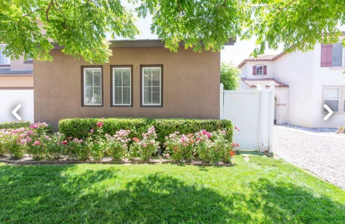 40189 Julianne Dr in Murrieta, CA - Building Photo