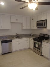 1231 Mott St in San Fernando, CA - Building Photo - Building Photo