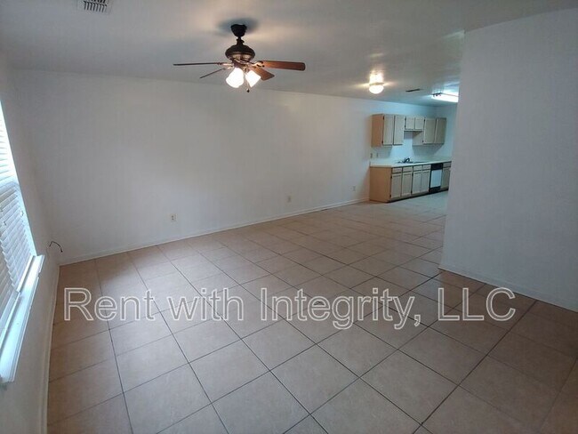 1285 Rumba Ln in Tallahassee, FL - Foto de edificio - Building Photo