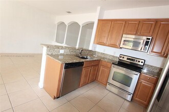 3148 NW 103rd Path in Doral, FL - Building Photo - Building Photo