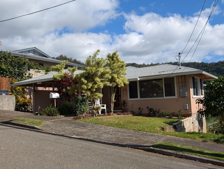 2453 Naai St in Honolulu, HI - Building Photo