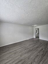 1040 N Volutsia in Wichita, KS - Building Photo - Building Photo