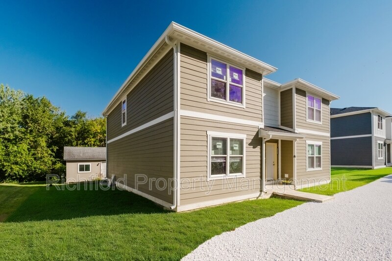 7280 W Reformatory Rd in Fortville, IN - Foto de edificio