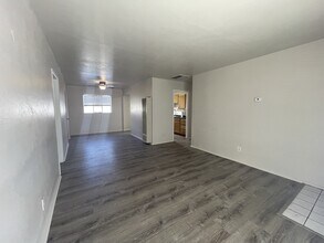 10429 Ralph Ave NE in Albuquerque, NM - Building Photo - Building Photo