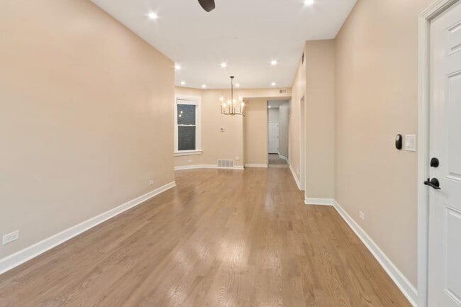 property at 2653 W Hirsch St