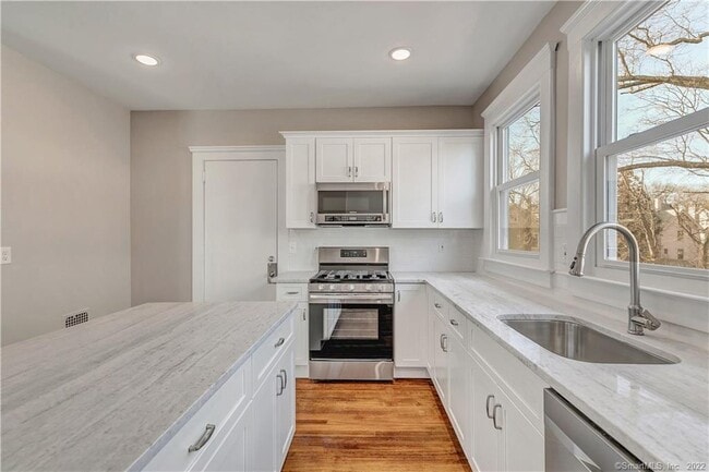 22 Hubinger St in New Haven, CT - Building Photo - Building Photo
