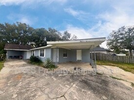 2437 Chase Ave in Sanford, FL - Building Photo