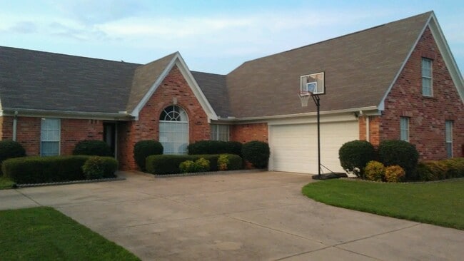 property at 764 Sweetwater Dr